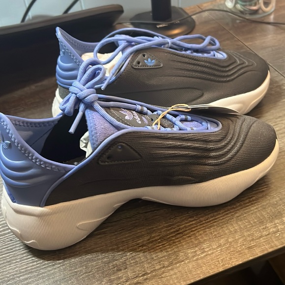 Woman’s 7 1/2 Adidas adiFOM SLTN W Grey and Blue Shoe - Picture 4 of 5